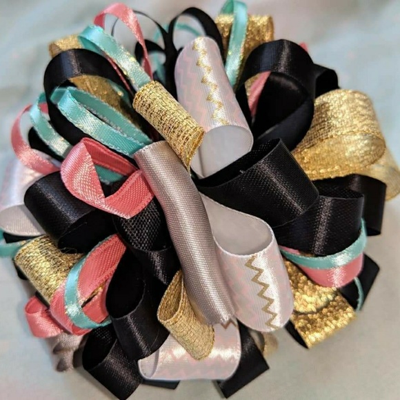 Bows Bows Bows - Picture 2 of 8